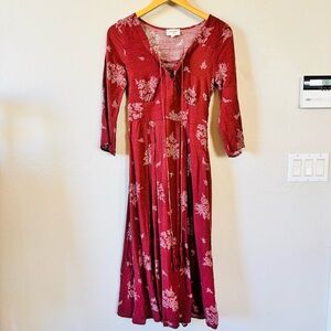 Everly‎ Burgundy Floral Midi Dress small
